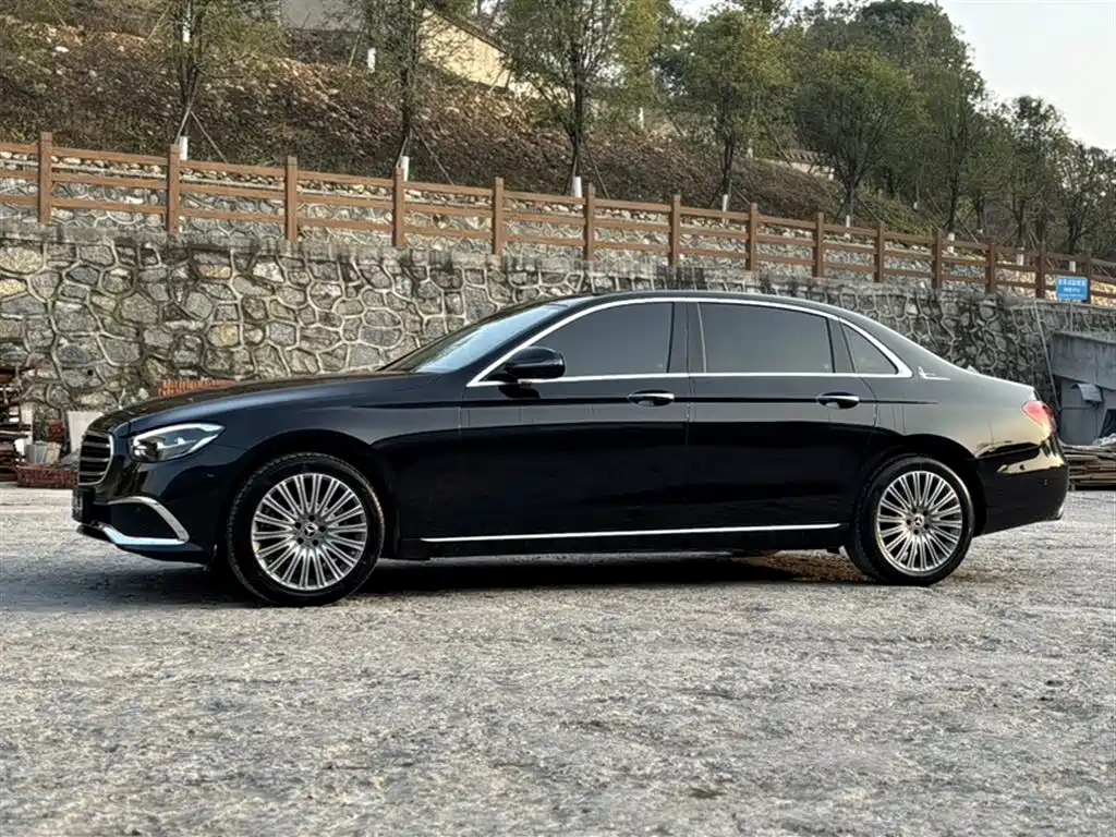 Mercedes-Benz E-Class 2022 — фото 14