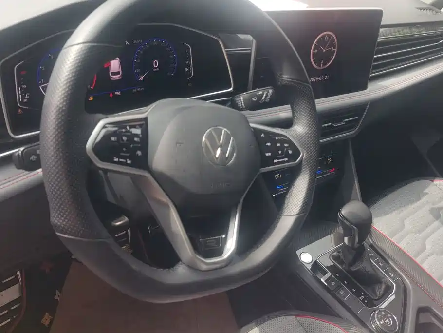 Volkswagen Tiguan L 2023 — фото 12
