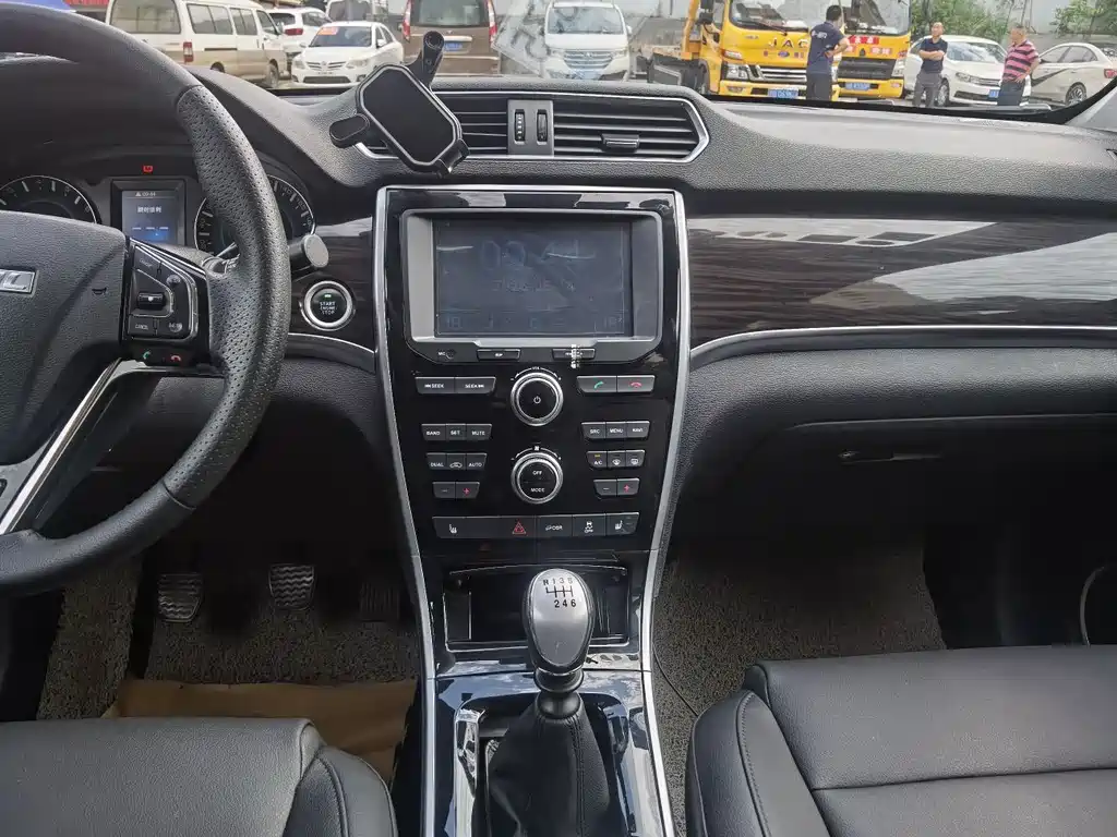 Haval H2 2016 — фото 13