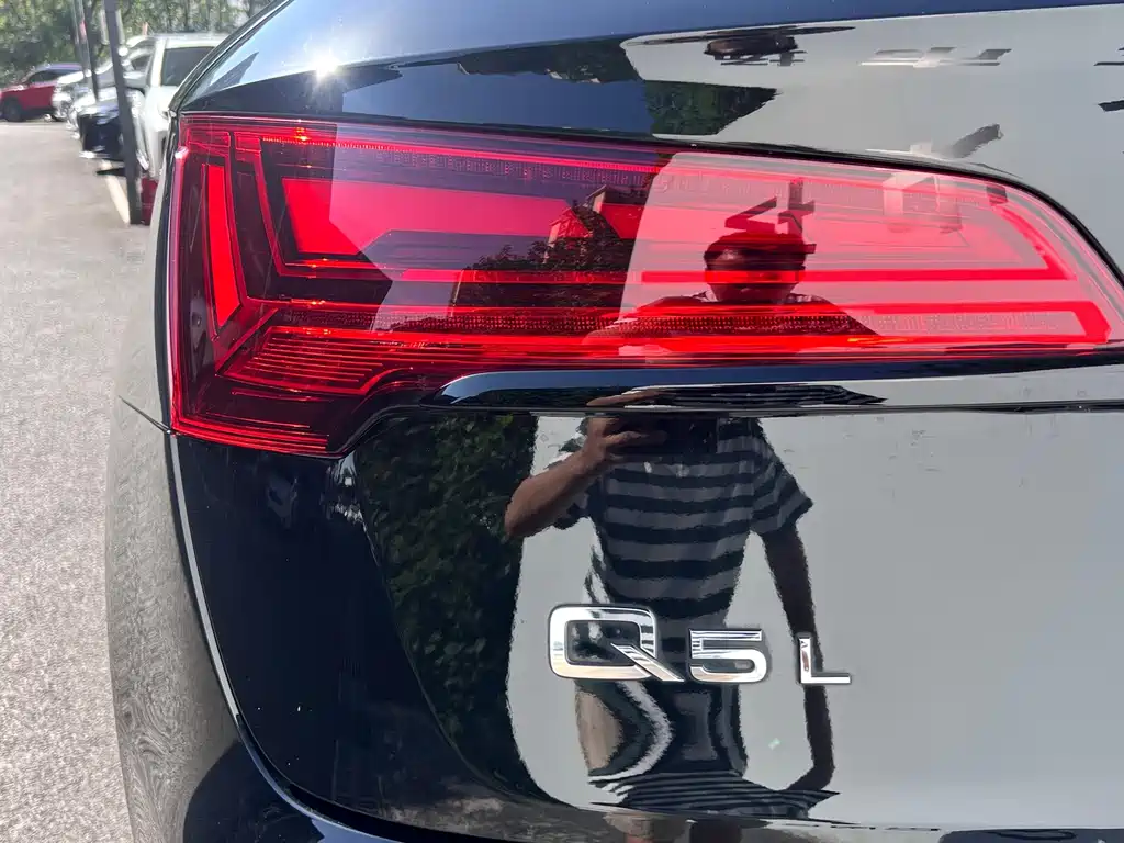 Audi Q5L 2025 — фото 20
