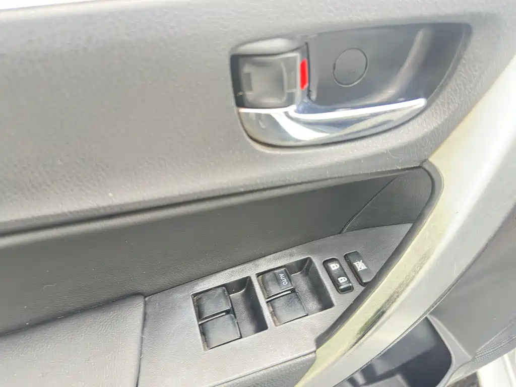 Toyota Corolla 2018 — фото 17