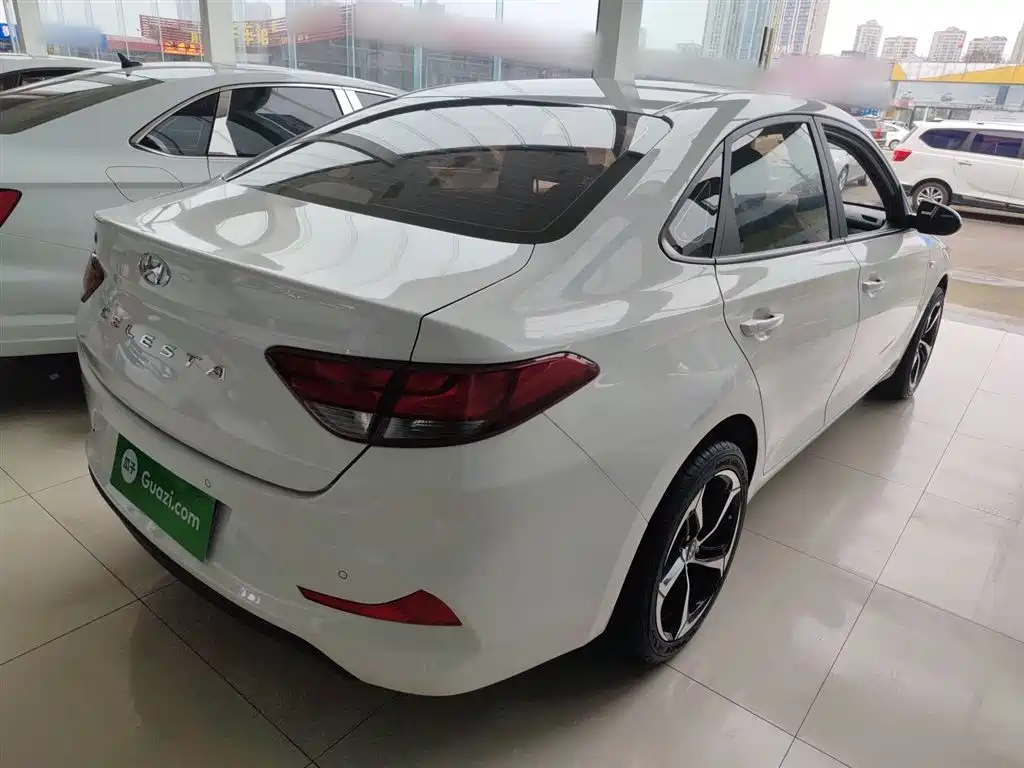 Hyundai Elantra 2020 — фото 7