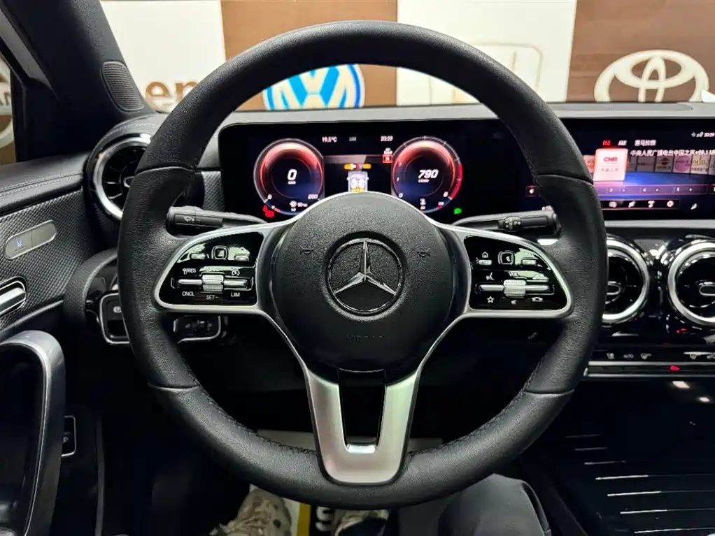 Mercedes-Benz A-Class 2023 — фото 13