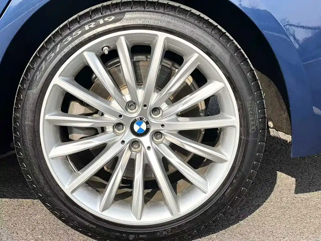BMW 5 Series 2021 — фото 14