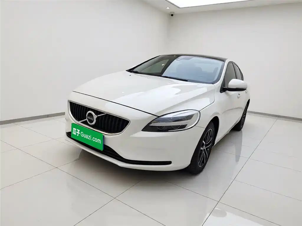 Volvo V40 2017 — фото 2