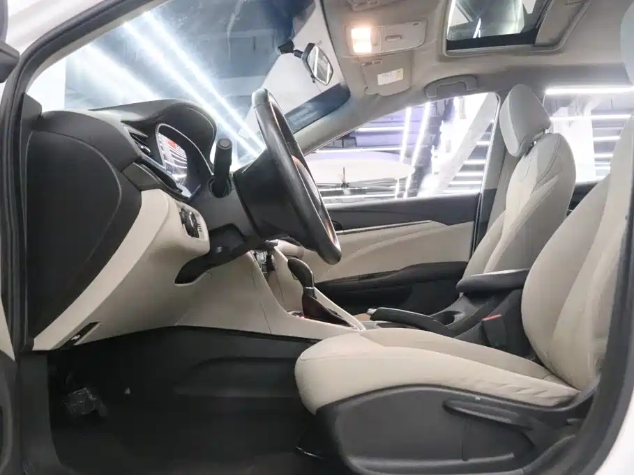 Buick Excelle 2015 — фото 11