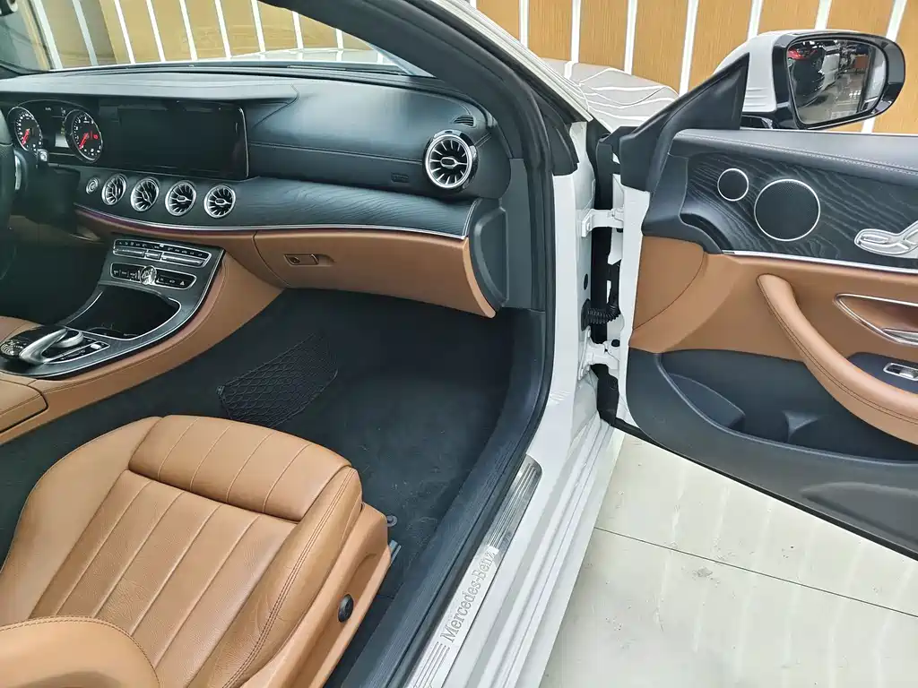 Mercedes-Benz E-Class 2018 — фото 9