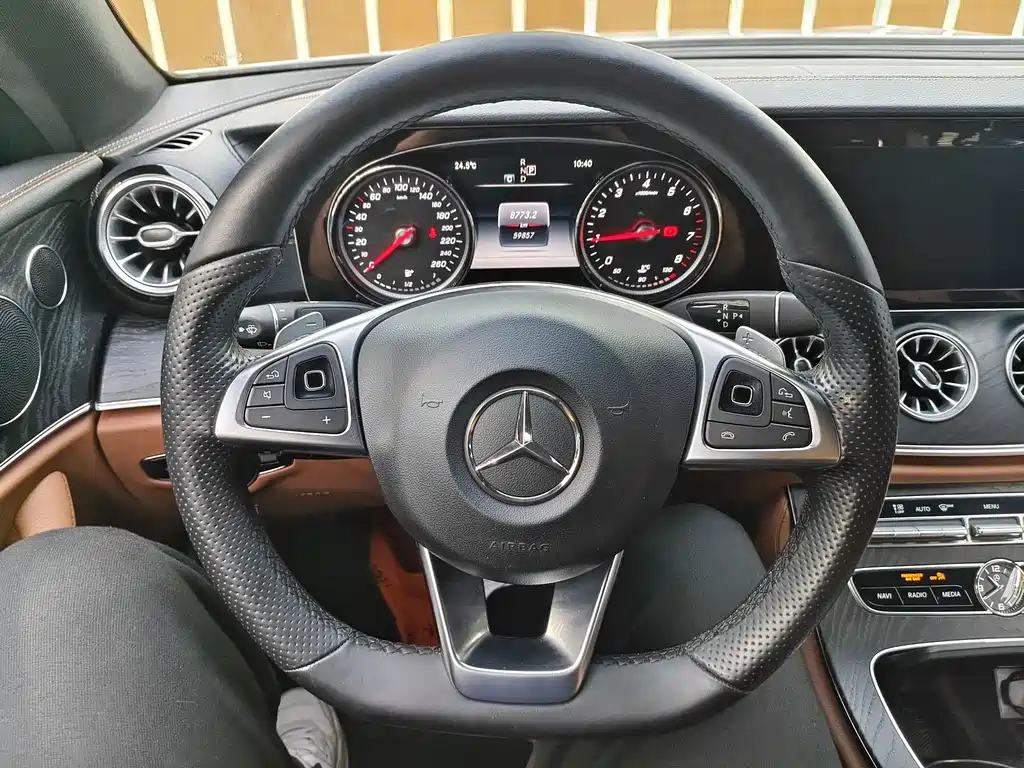 Mercedes-Benz E-Class 2018 — фото 11