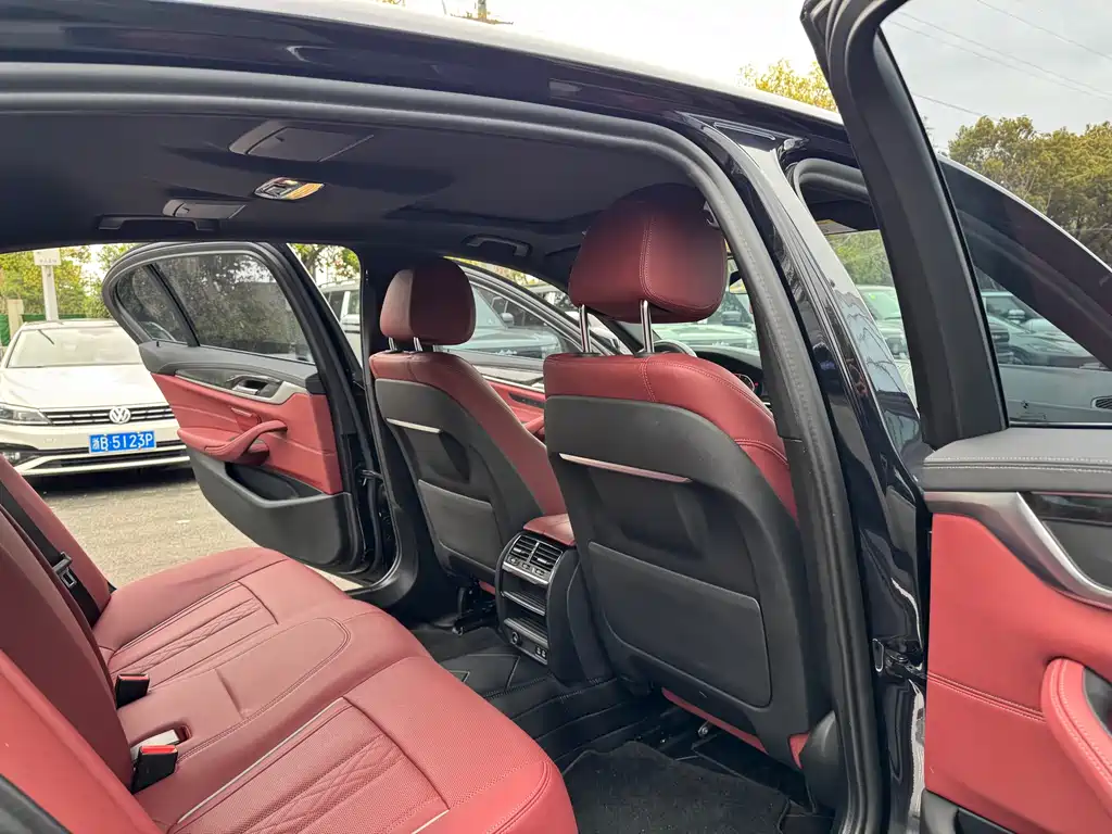BMW 5 Series 2020 — фото 14