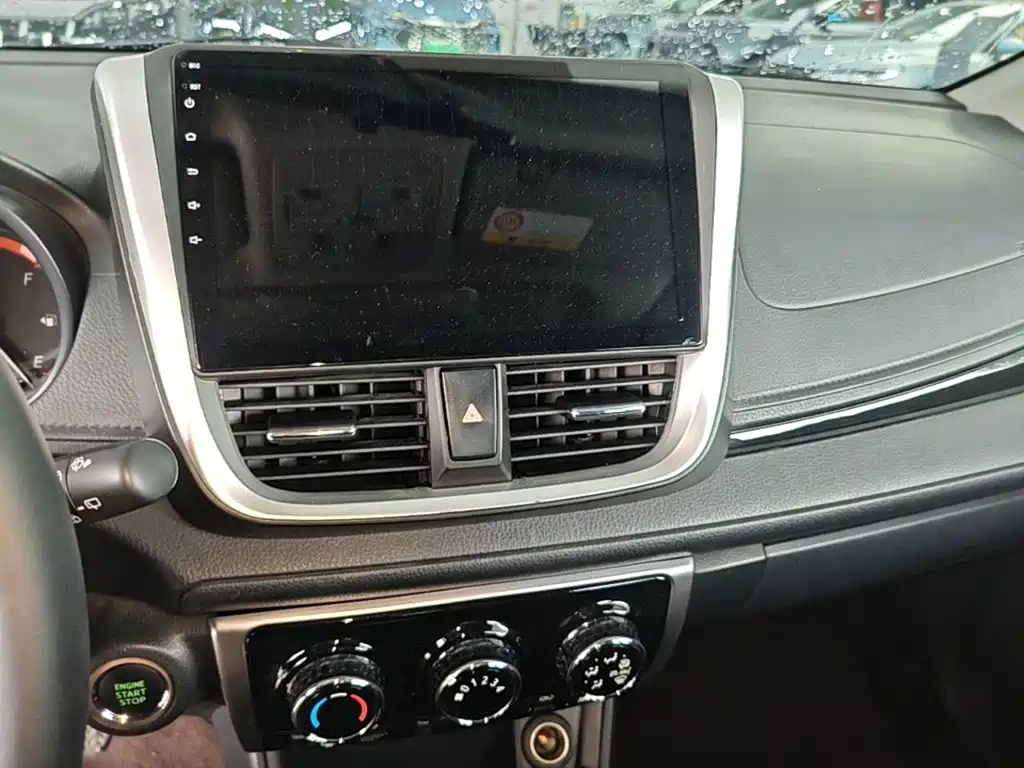 Toyota Yaris L 2021 — фото 13