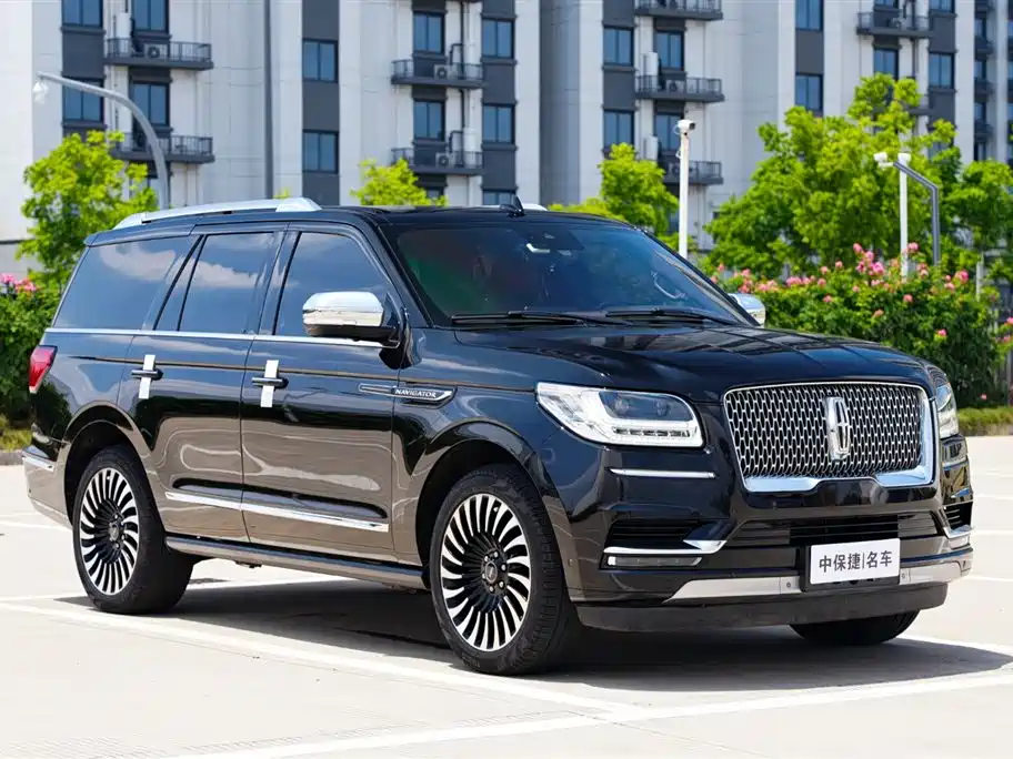 Lincoln Navigator 2022 — фото 2