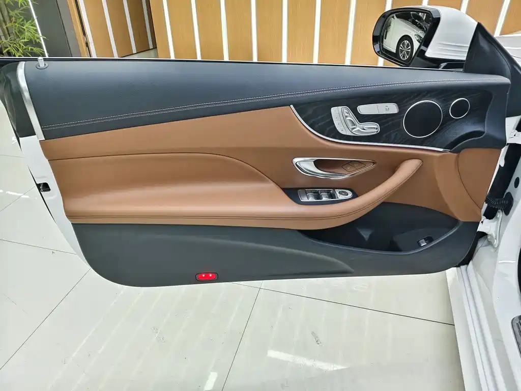 Mercedes-Benz E-Class 2018 — фото 17