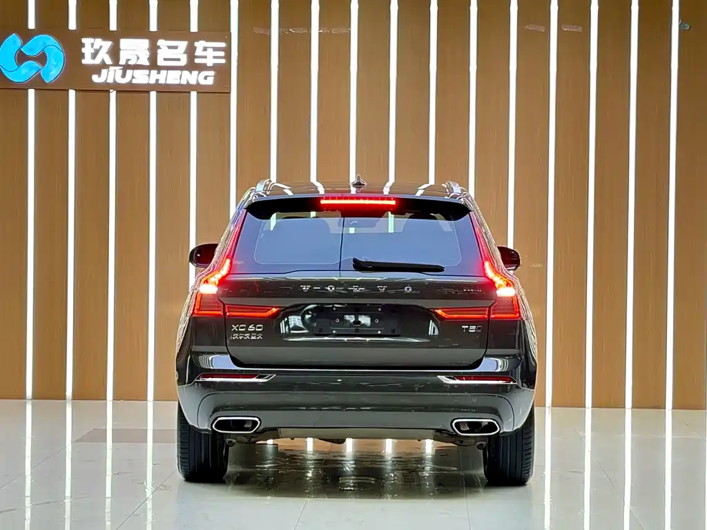 Volvo XC60 2020 — фото 15