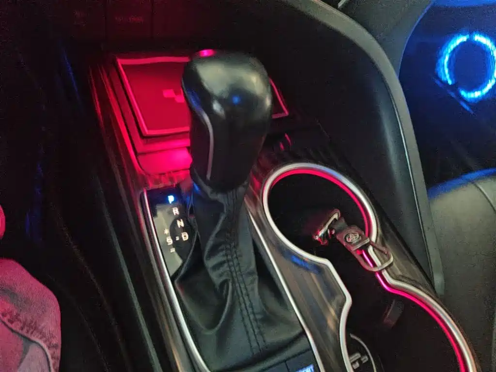 Toyota Camry 2020 — фото 14