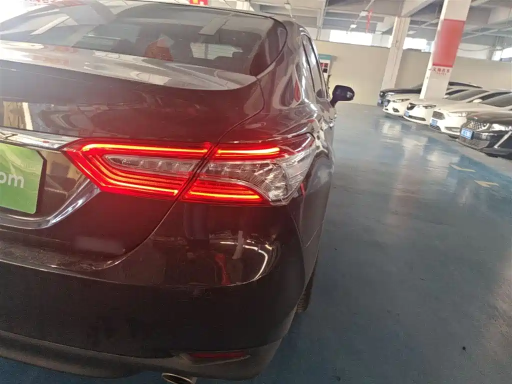 Toyota Camry 2020 — фото 8