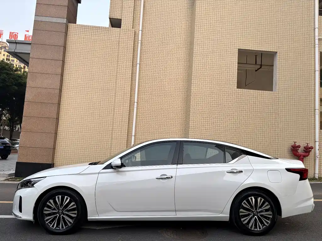 Nissan Teana 2023 — фото 7