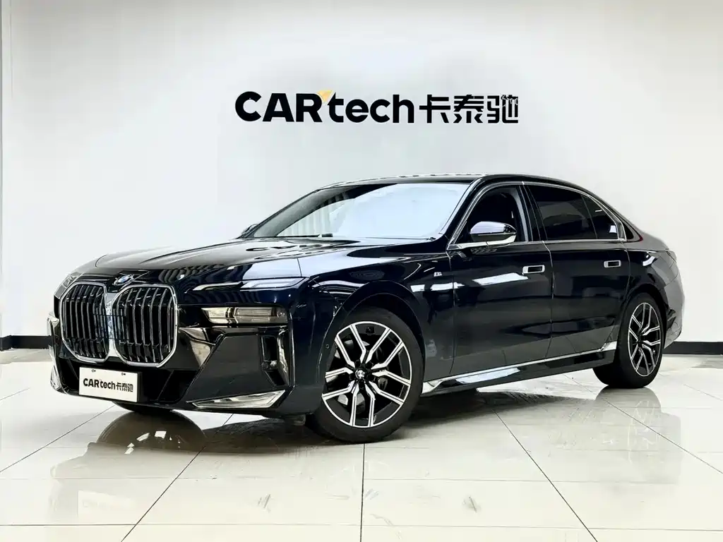 BMW 7 Series 2023 — фото 1