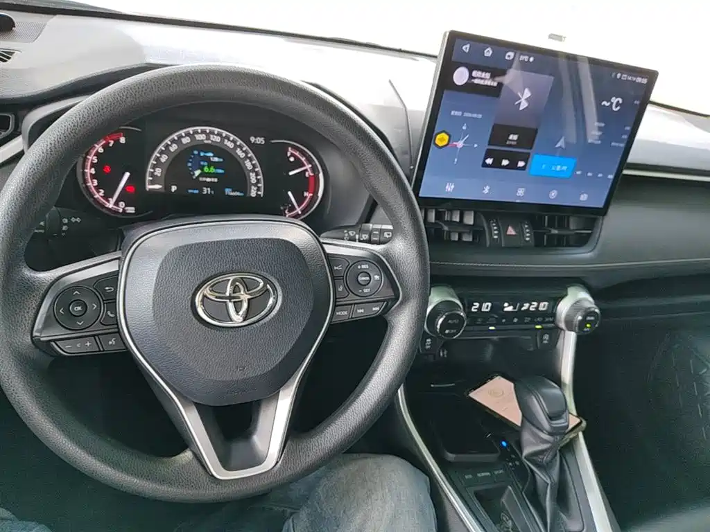 Toyota RAV4 2021 — фото 10