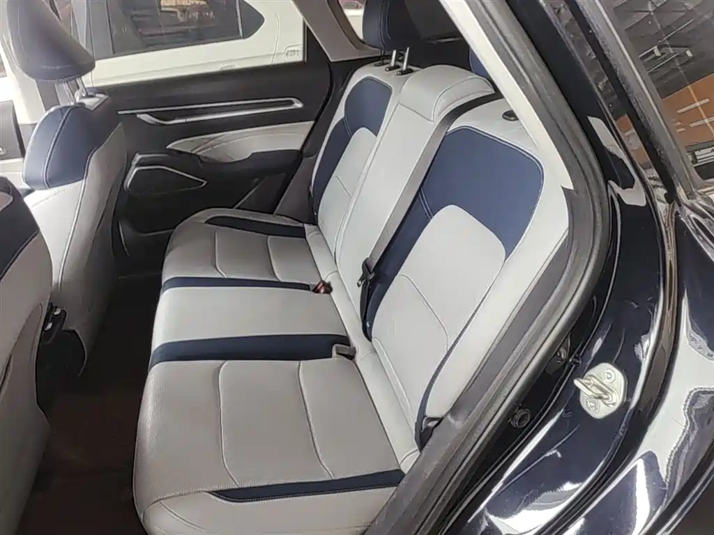 Geely Emgrand 2023 — фото 17