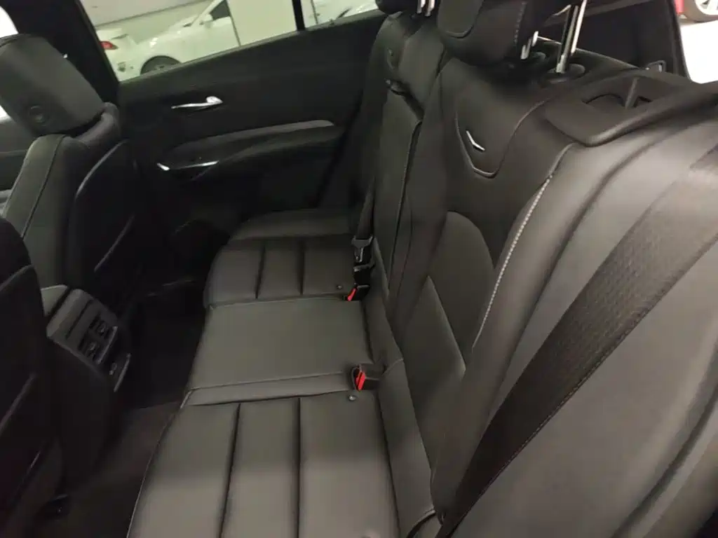 Cadillac XT4 2025 — фото 17