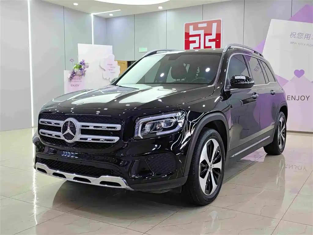 Mercedes-Benz GLB 2023 — фото 1