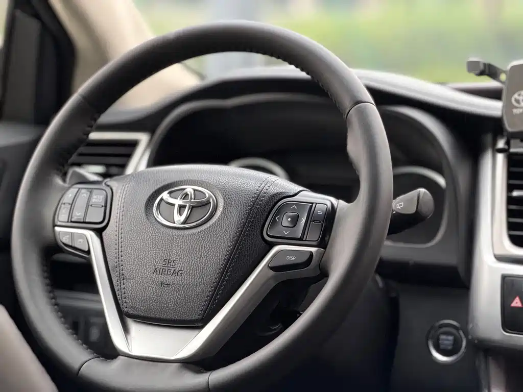 Toyota Highlander 2015 — фото 13