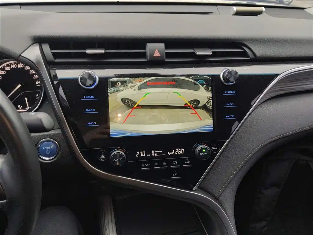 Toyota Camry 2021 — фото 13