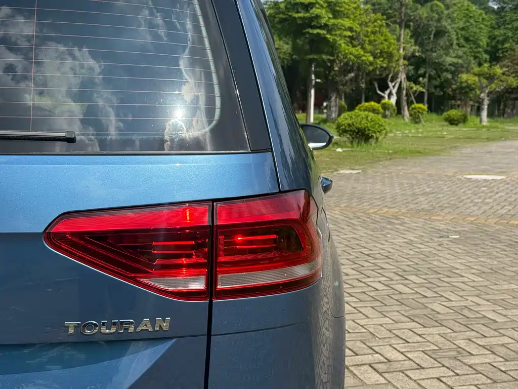 Volkswagen Touran 2018 — фото 18