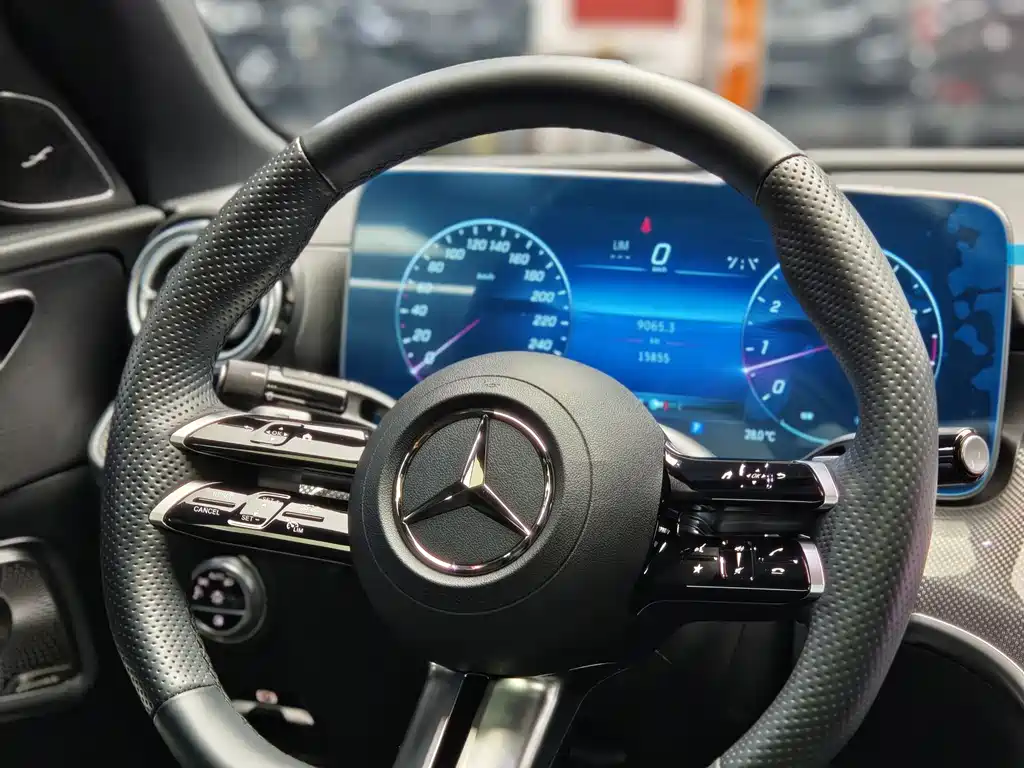 Mercedes-Benz C-Class 2023 — фото 16