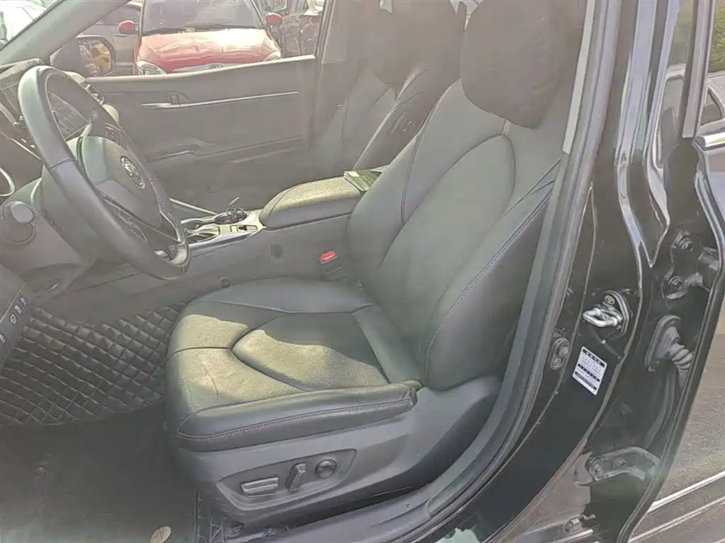 Toyota Camry 2023 — фото 15