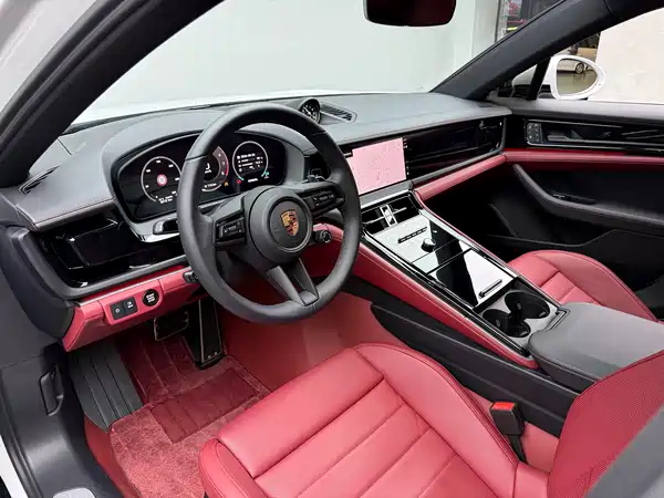 Porsche Panamera 2025