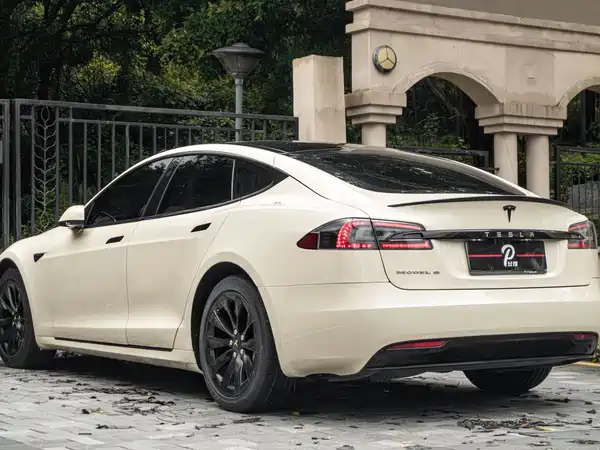 Tesla Model S 2017