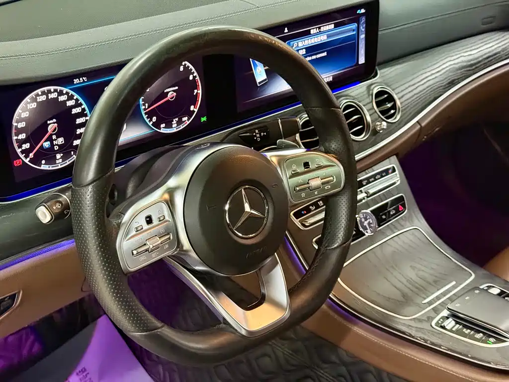 Mercedes-Benz E-Class 2019 — фото 12