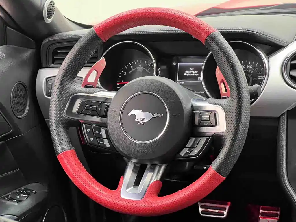 Ford Mustang 2018 — фото 21