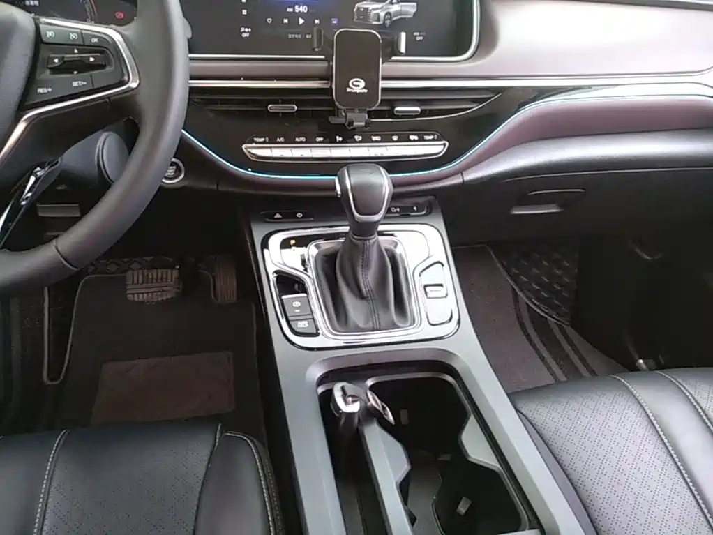 GAC Trumpchi M6 2021 — фото 14