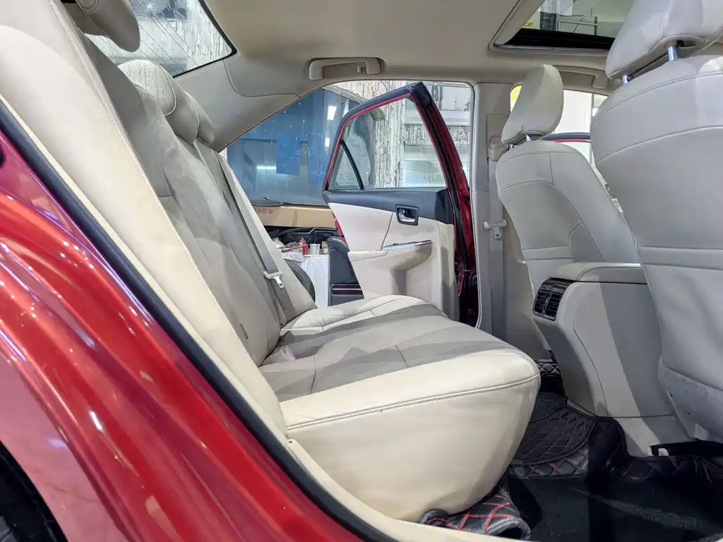 Toyota Camry 2014 — фото 13