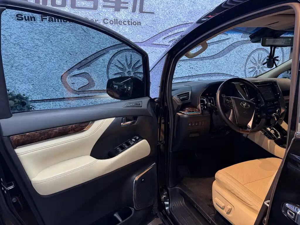 Toyota Alphard 2019 — фото 10