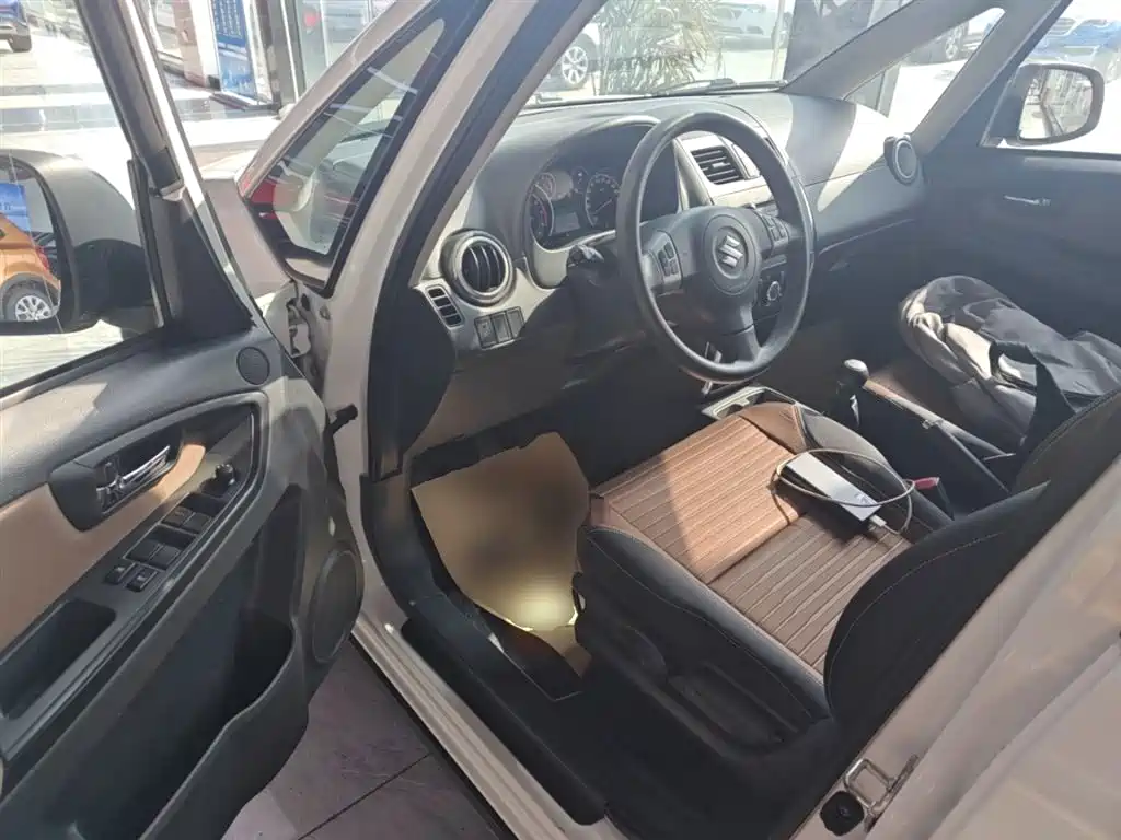 Suzuki SX4 2017 — фото 16