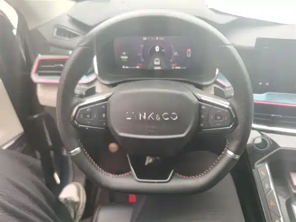 Lynk & Co 06 2020