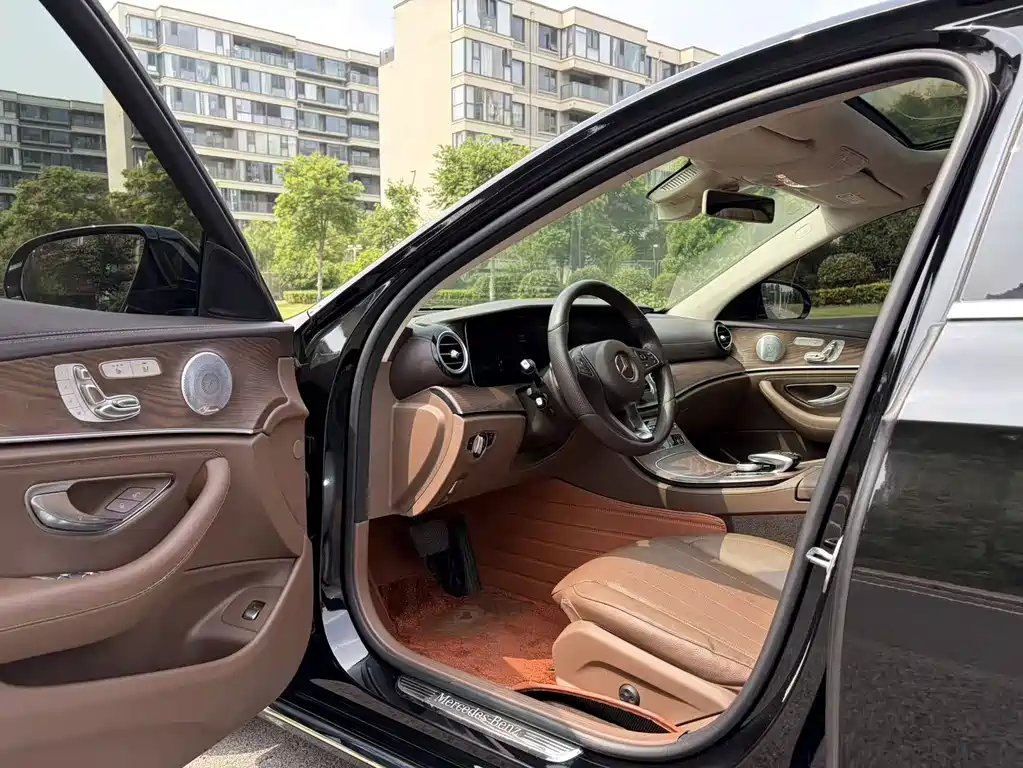 Mercedes-Benz E-Class 2018 — фото 12