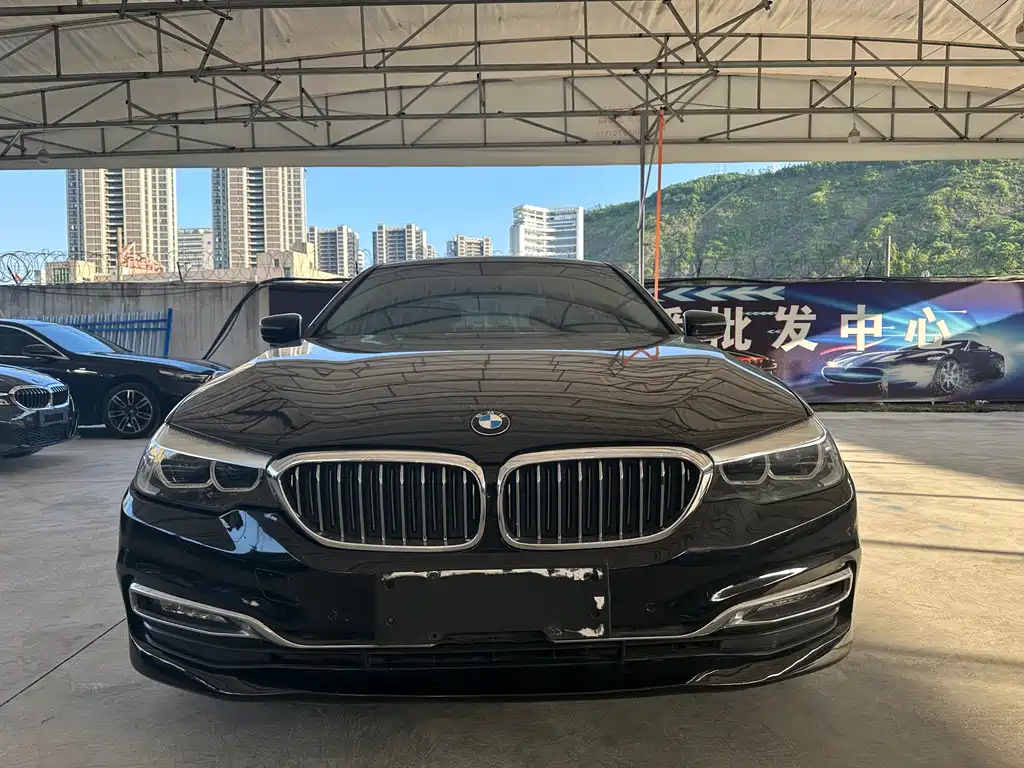 BMW 5 Series 2018 — фото 3