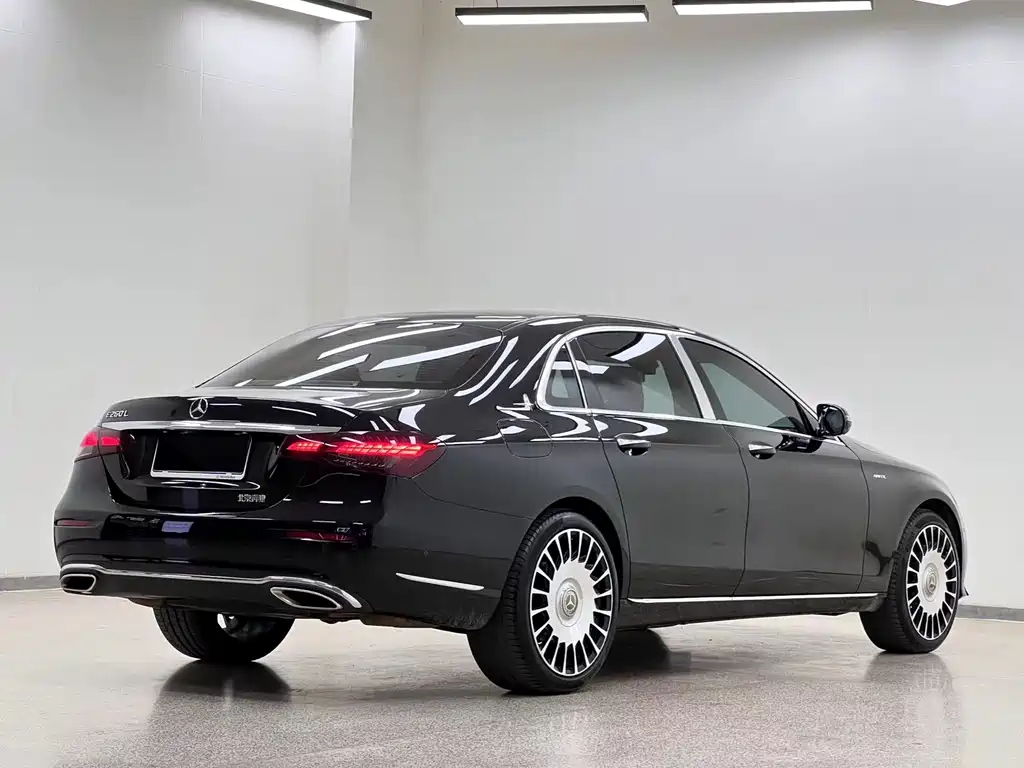Mercedes-Benz E-Class 2021 — фото 14