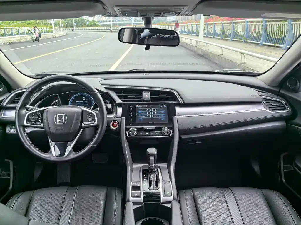 Honda Civic 2016 — фото 11