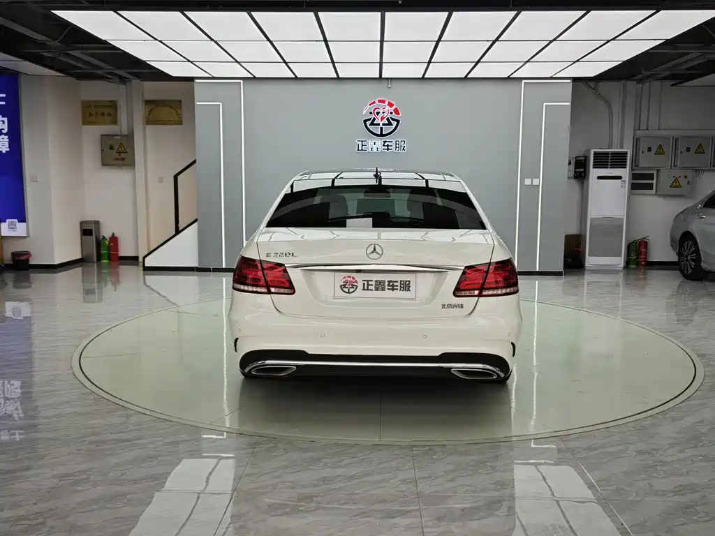 Mercedes-Benz E-Class 2014 — фото 16