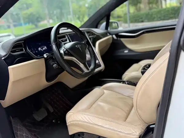 Tesla Model X 2017