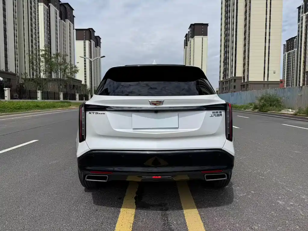 Cadillac XT5 2025 — фото 12