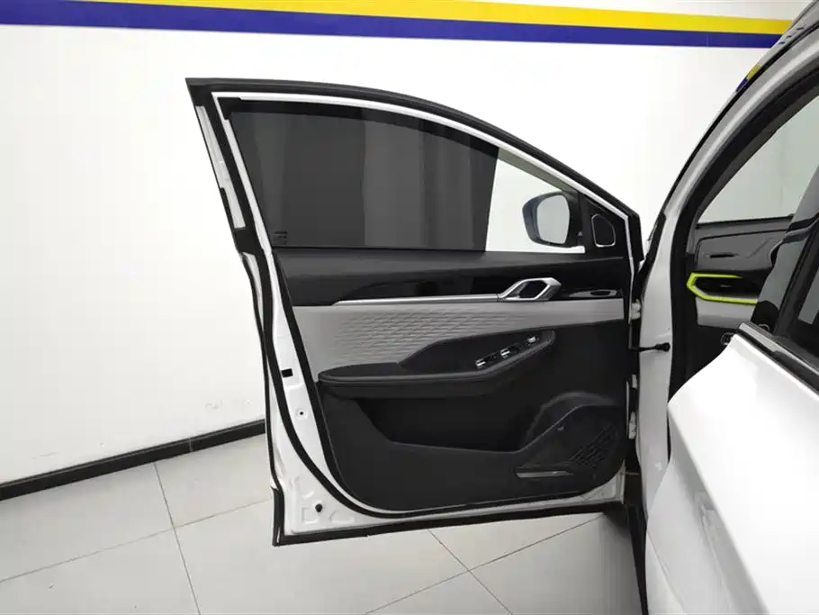 Geely Binyue 2022
