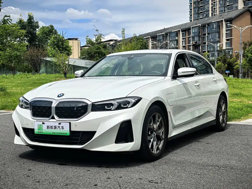 BMW i3 2022 — фото 1