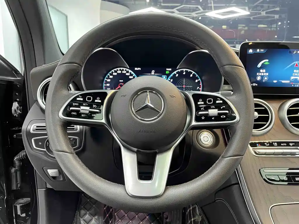 Mercedes-Benz GLC 2020 — фото 18