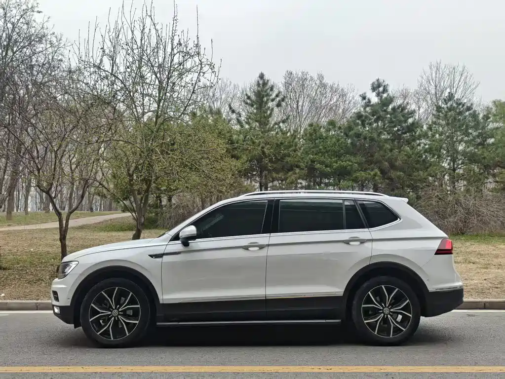Volkswagen Tiguan L 2020 — фото 3